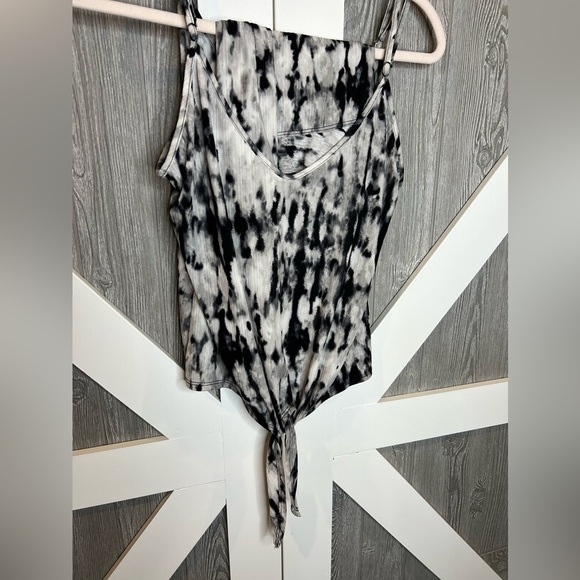 B4.13 Secret Treasureās 2 pc intimate set w/adjustable straps black/gray. Sz8-10 - Picture 2 of 5